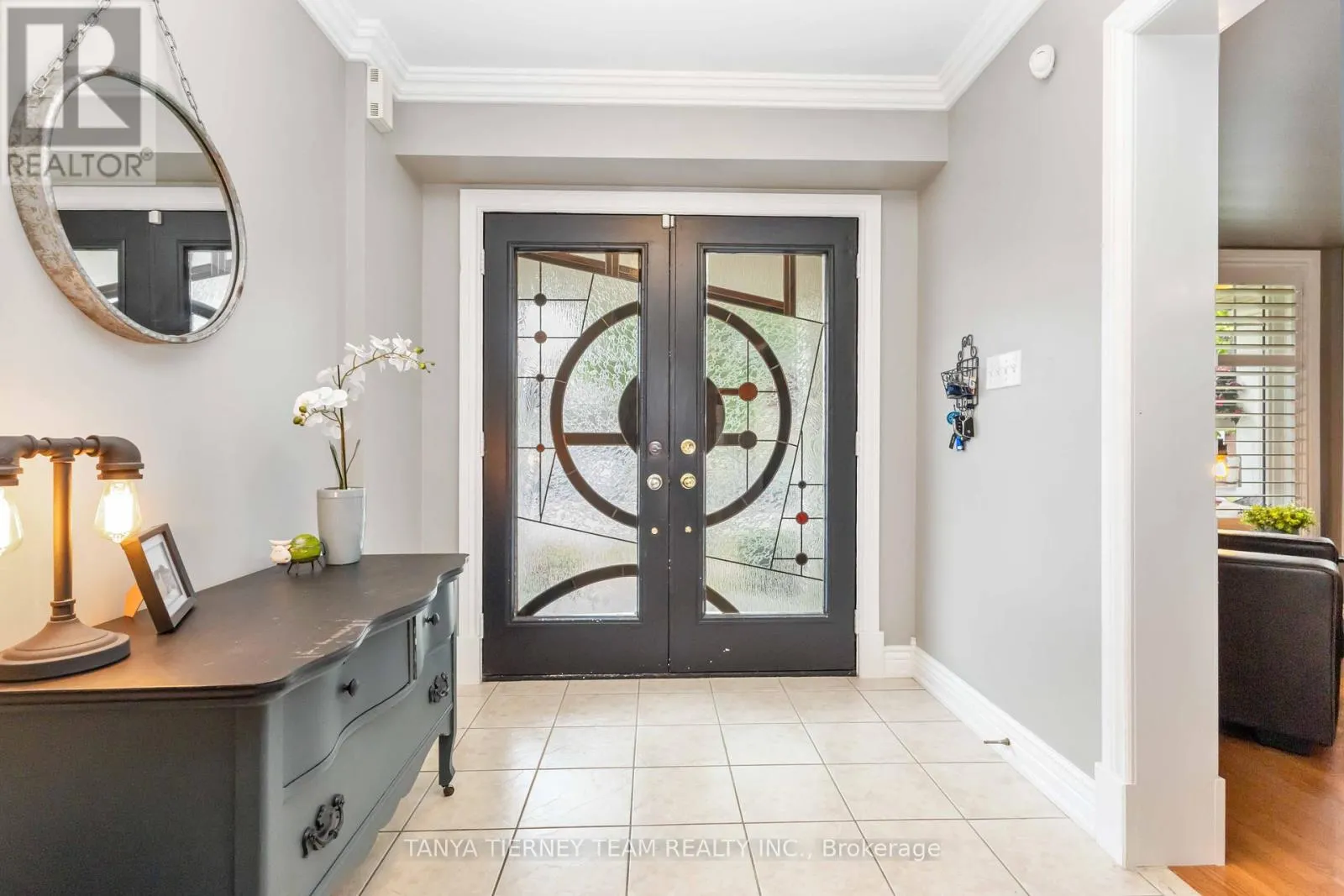 11 CLARIDGE CRESCENT
