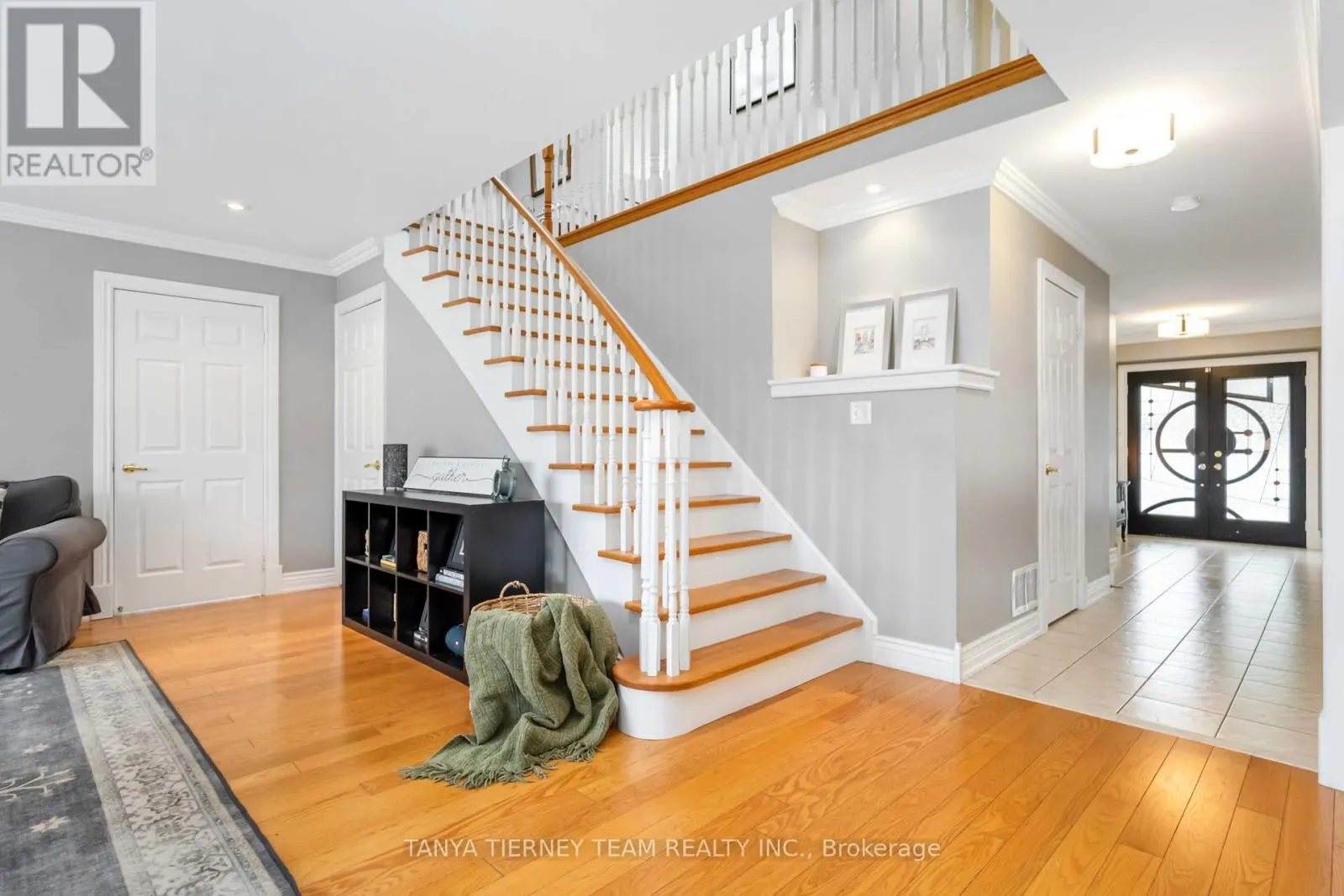 11 CLARIDGE CRESCENT