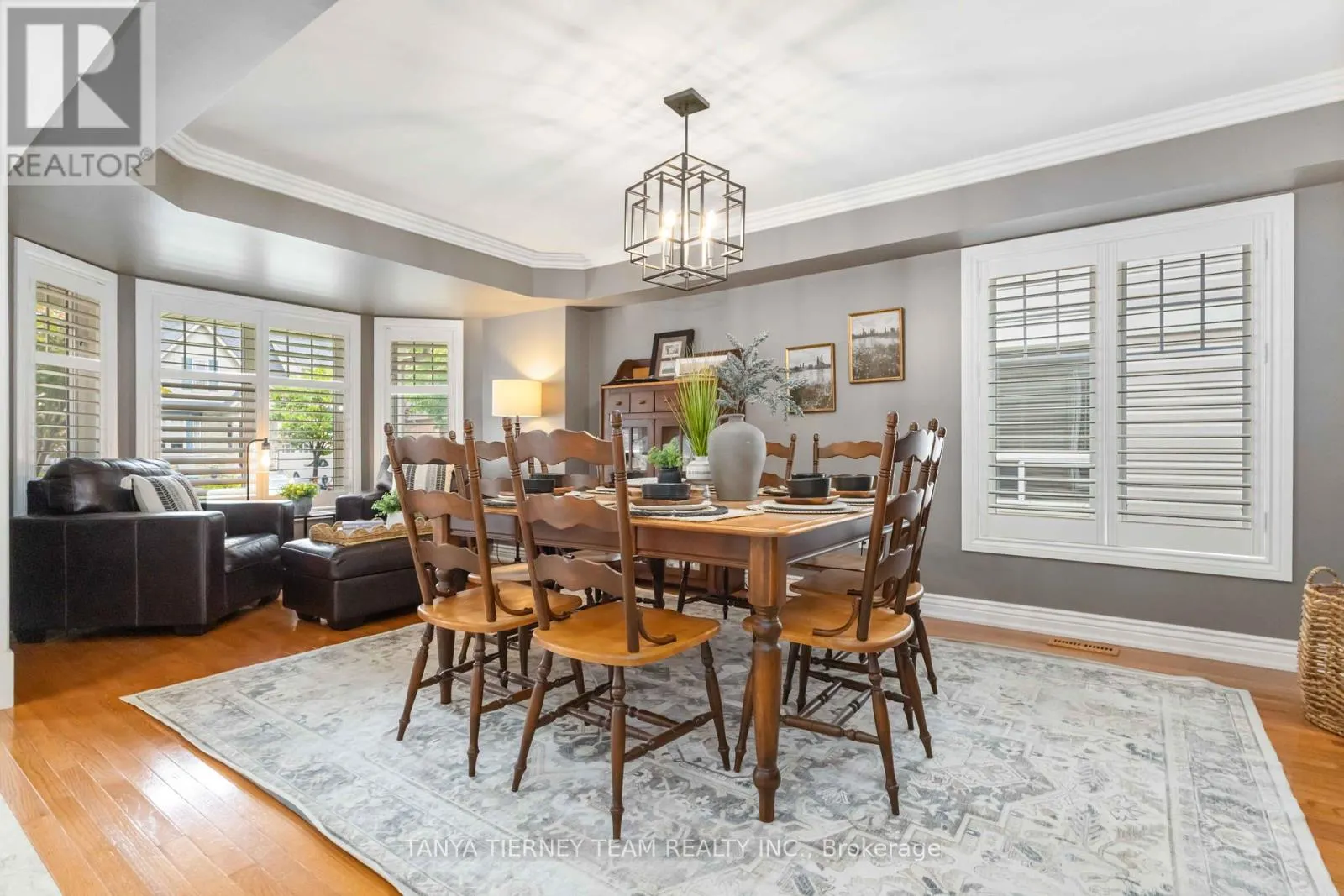 11 CLARIDGE CRESCENT
