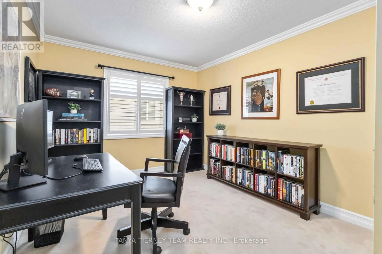 11 CLARIDGE CRESCENT