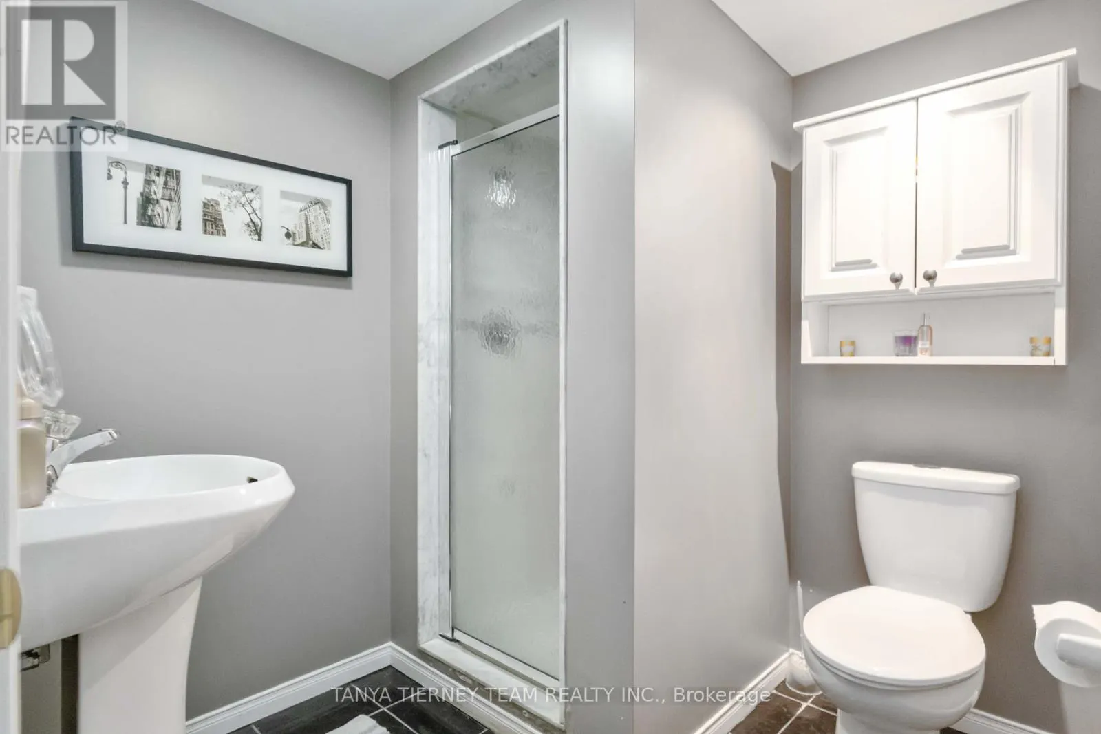 11 CLARIDGE CRESCENT