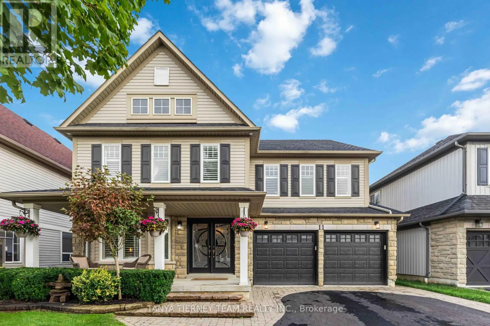 11 CLARIDGE CRESCENT