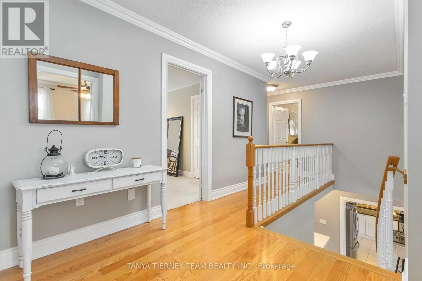 11 CLARIDGE CRESCENT