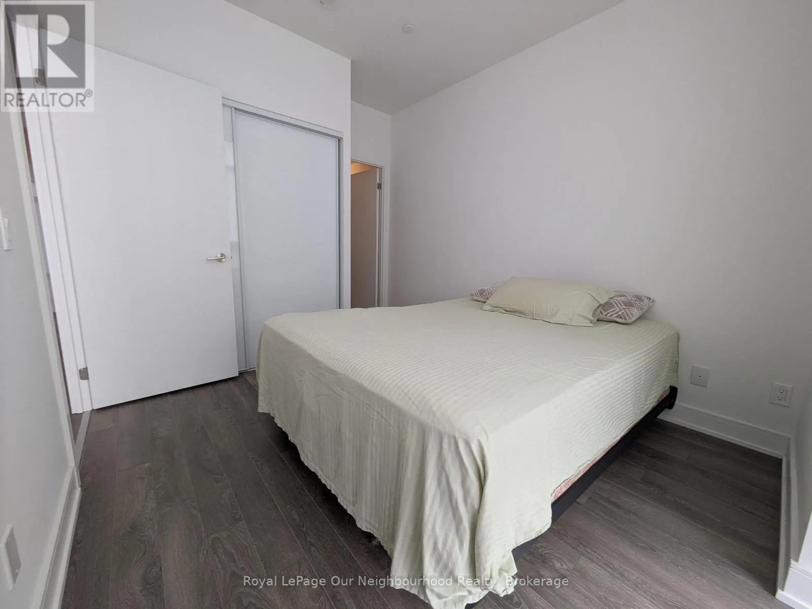 211 - 1350 ELLESMERE ROAD, #211