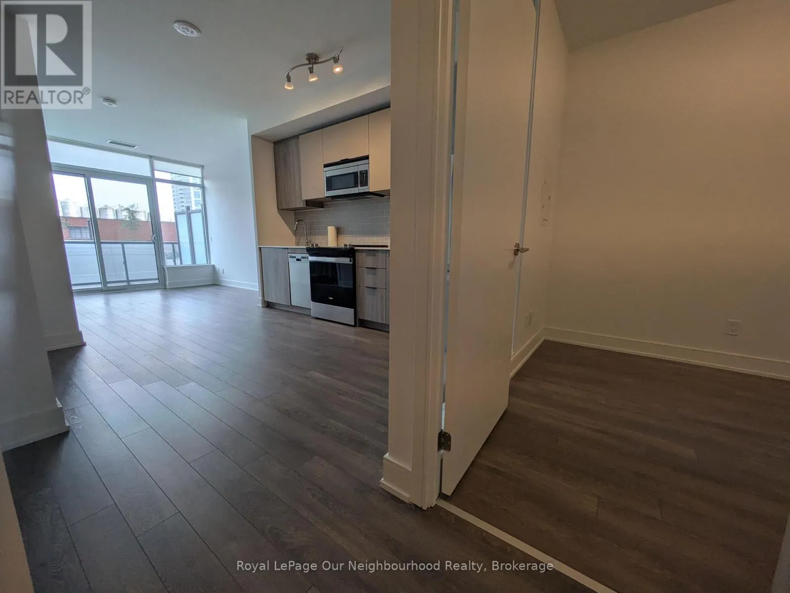 211 - 1350 ELLESMERE ROAD, #211
