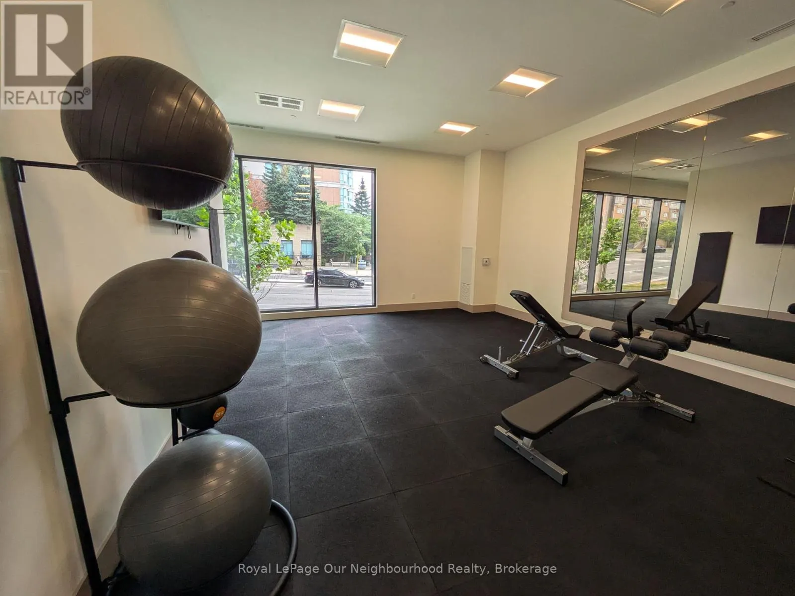 211 - 1350 ELLESMERE ROAD, #211