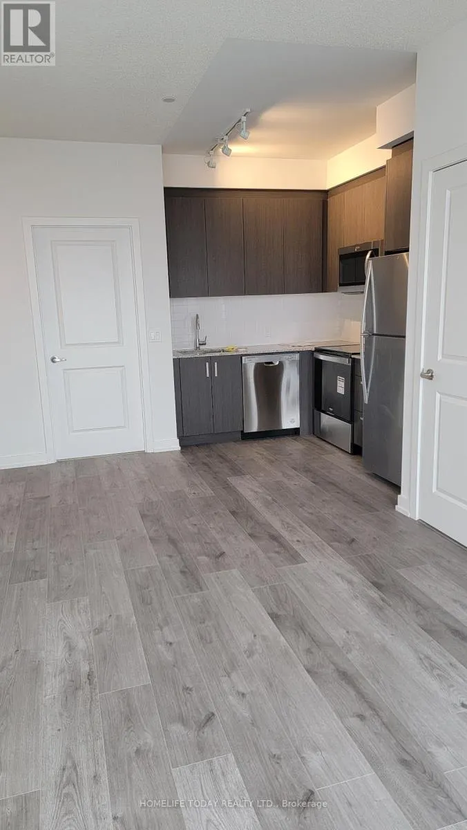 519 - 1010 DUNDAS STREET E