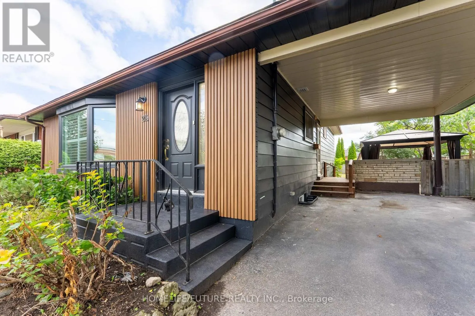 219 GUELPH STREET