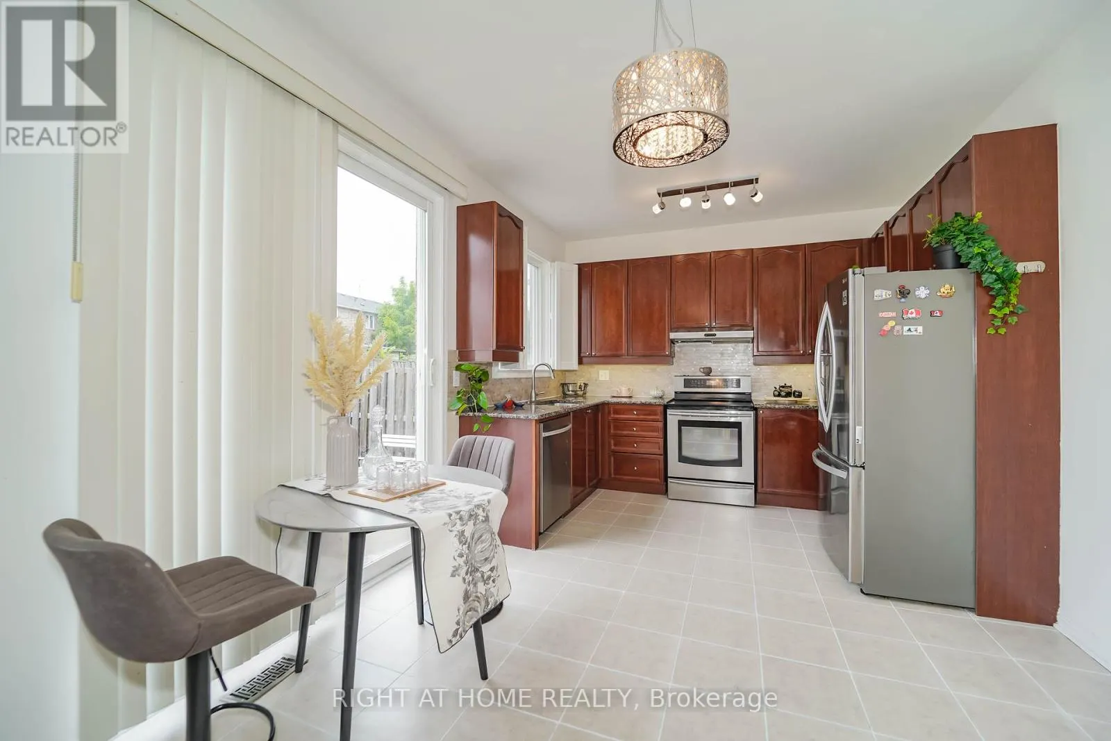 180 RAPONI CIRCLE