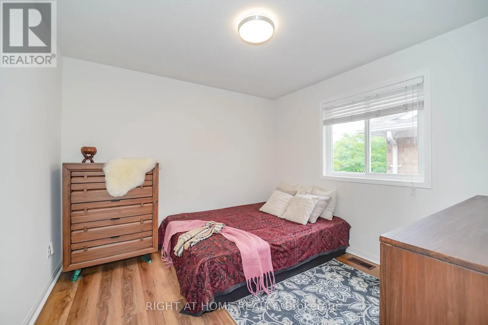180 RAPONI CIRCLE