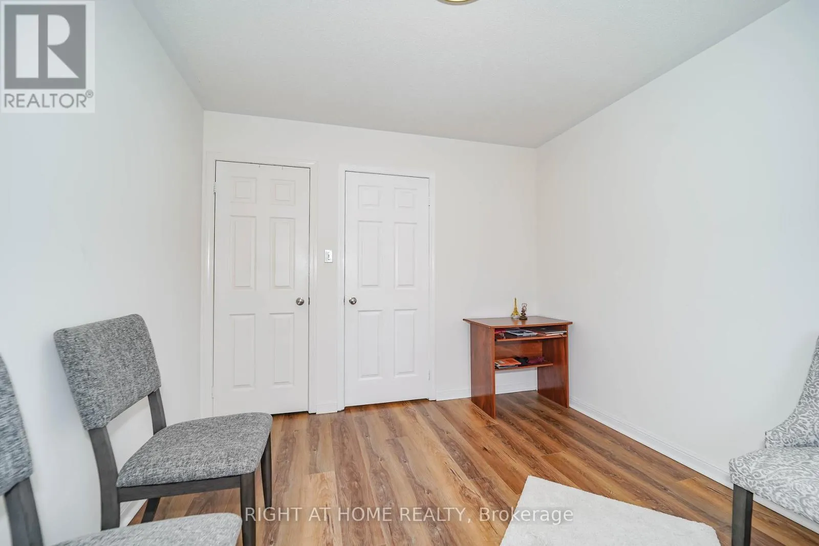 180 RAPONI CIRCLE