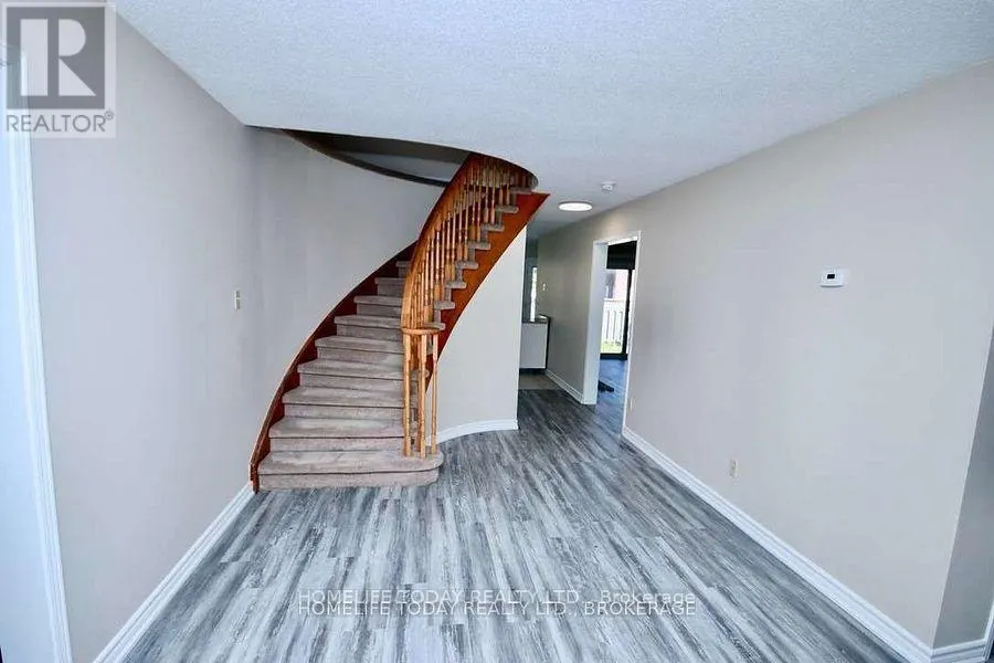 2390 WILDWOOD CRESCENT