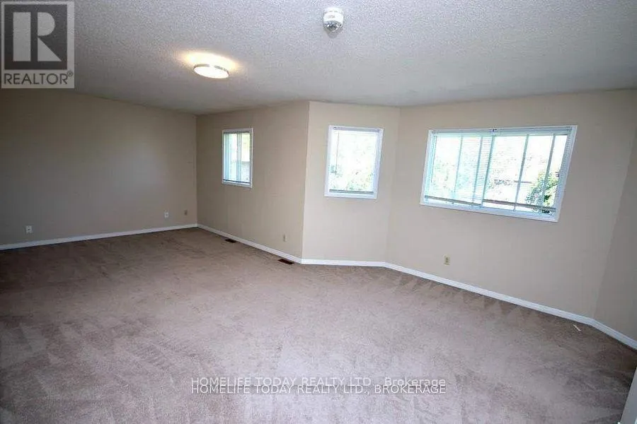 2390 WILDWOOD CRESCENT