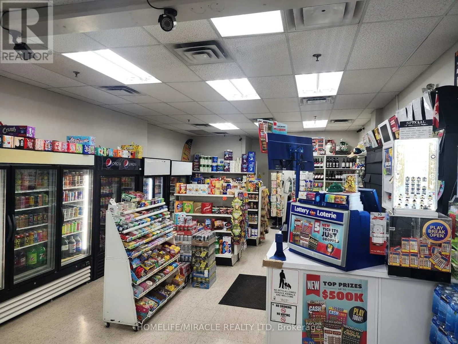 11 - 701 ROSSLAND ROAD E