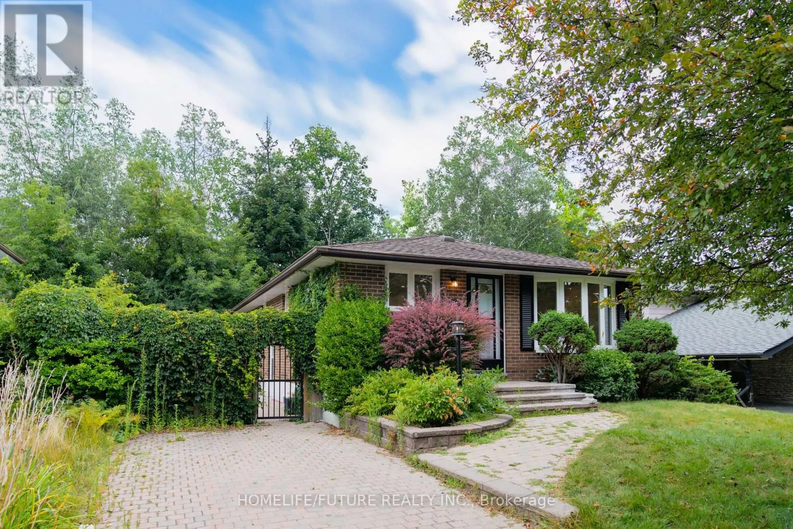 159 CLAYMORE CRESCENT