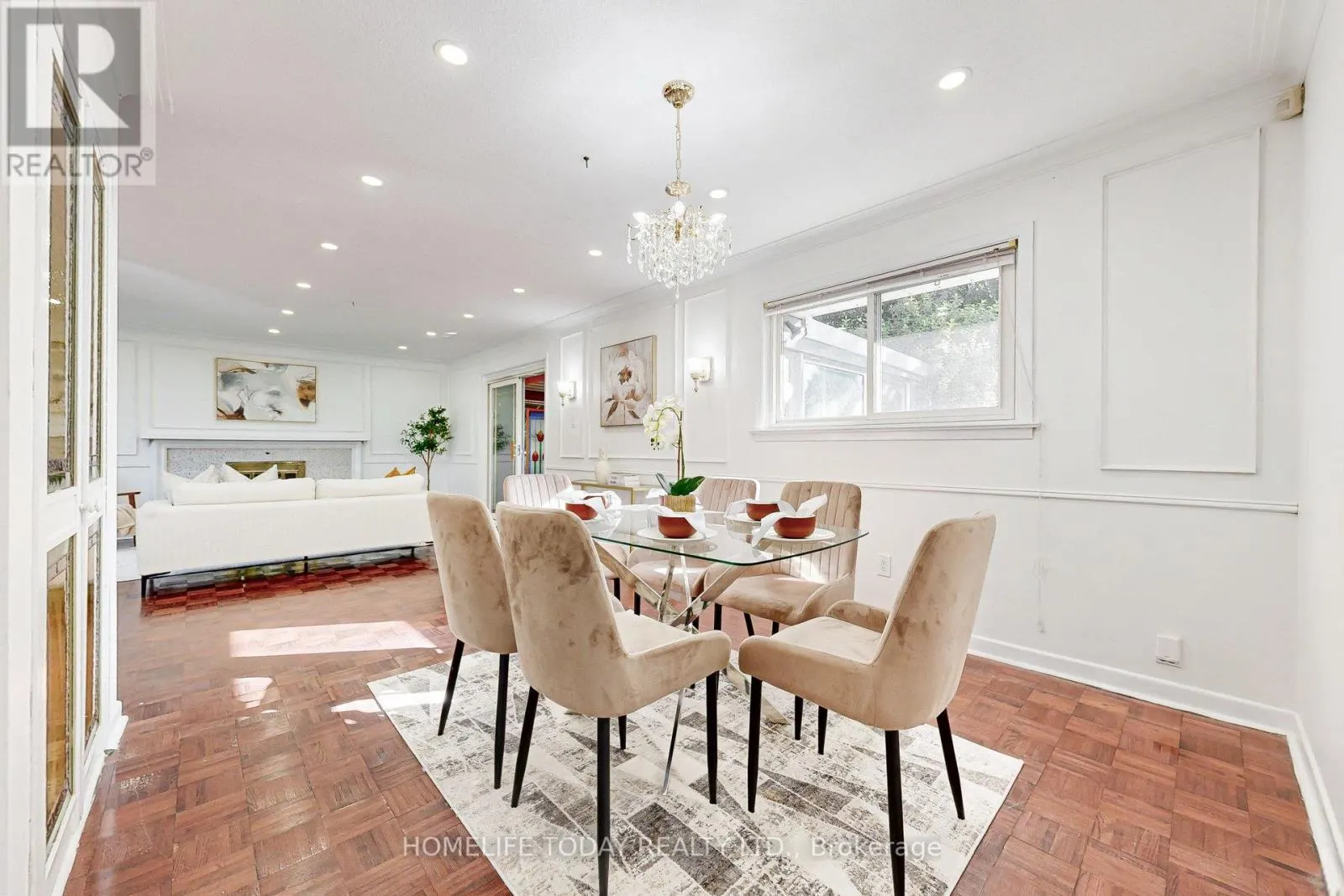 5 LANDFAIR CRESCENT