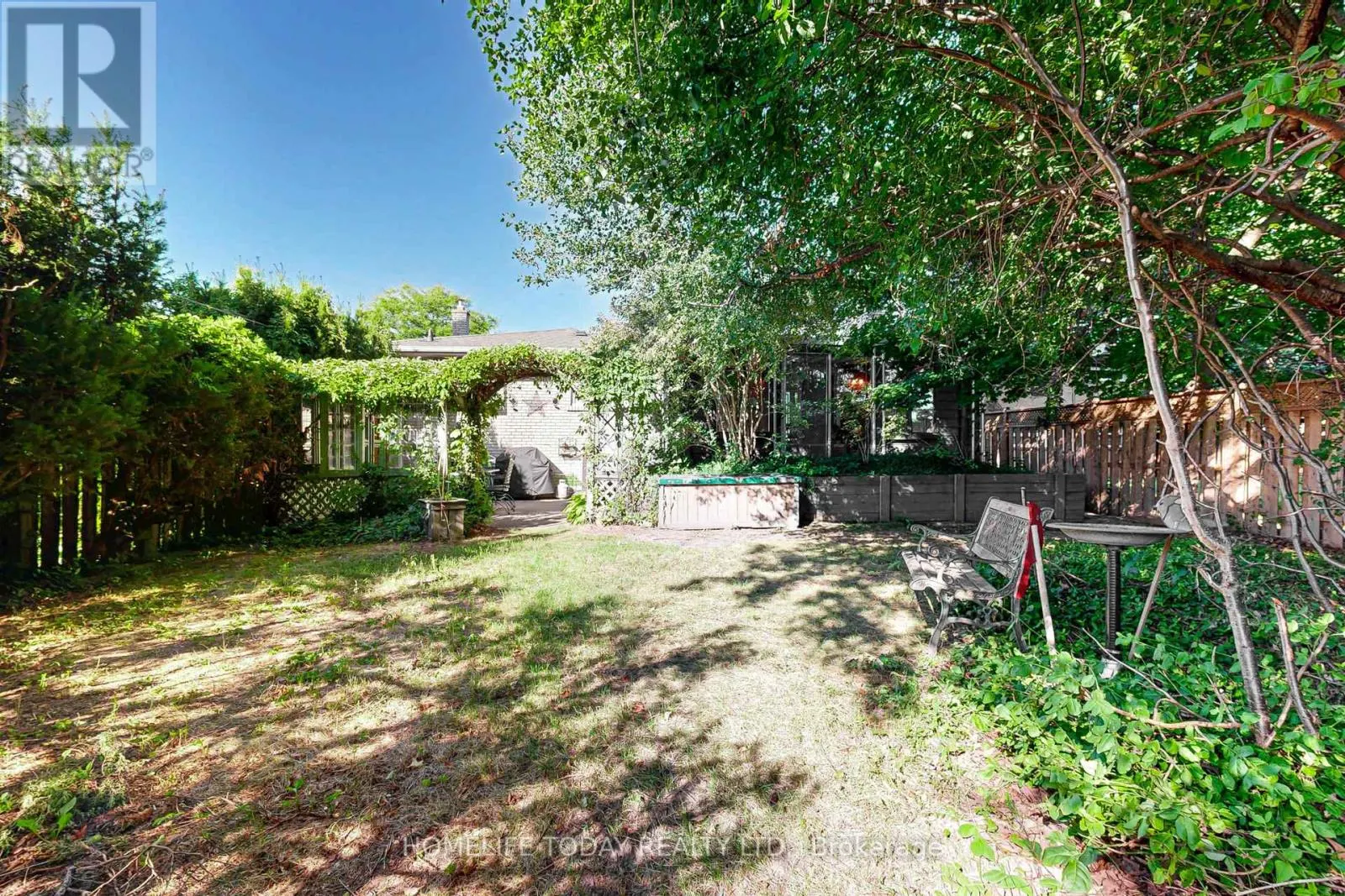5 LANDFAIR CRESCENT