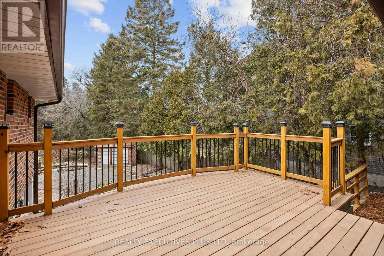 1838 APPLEVIEW ROAD