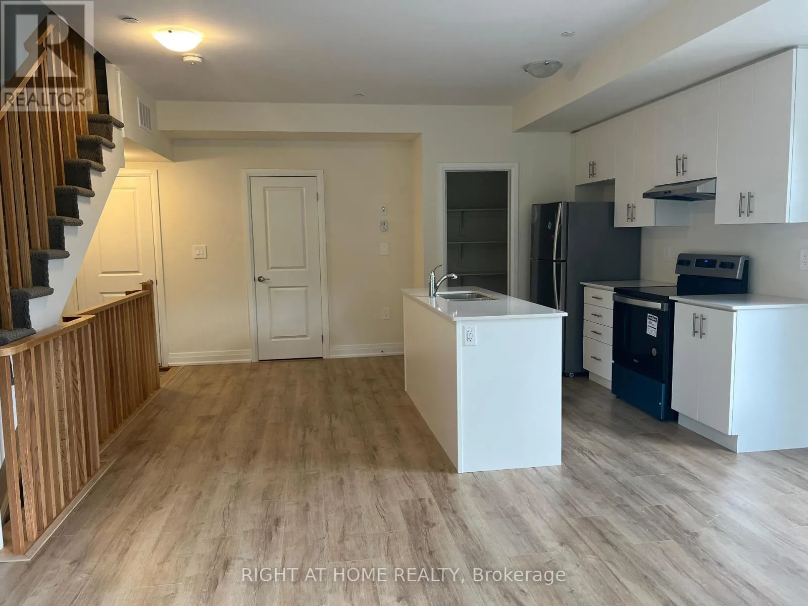 101 - 755 OMEGA DRIVE