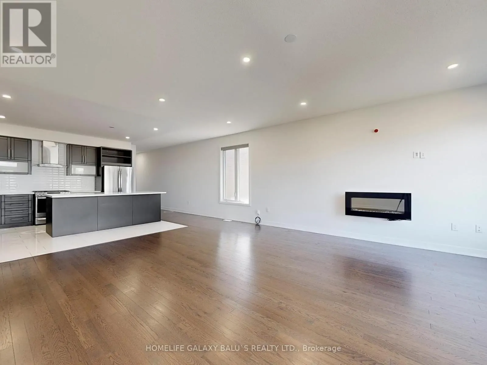 90 DONALD FLEMING WAY