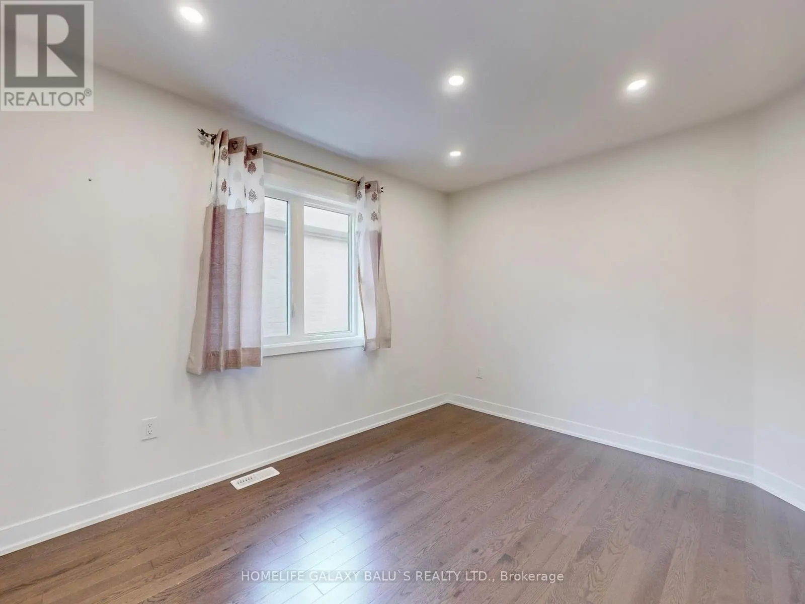 90 DONALD FLEMING WAY