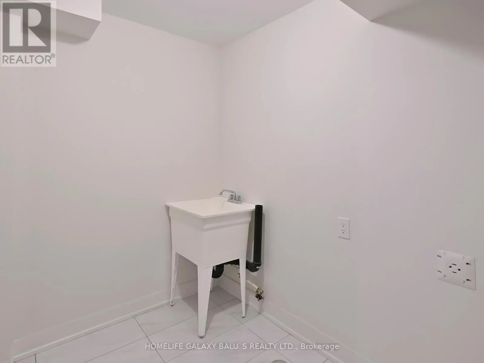 90 DONALD FLEMING WAY