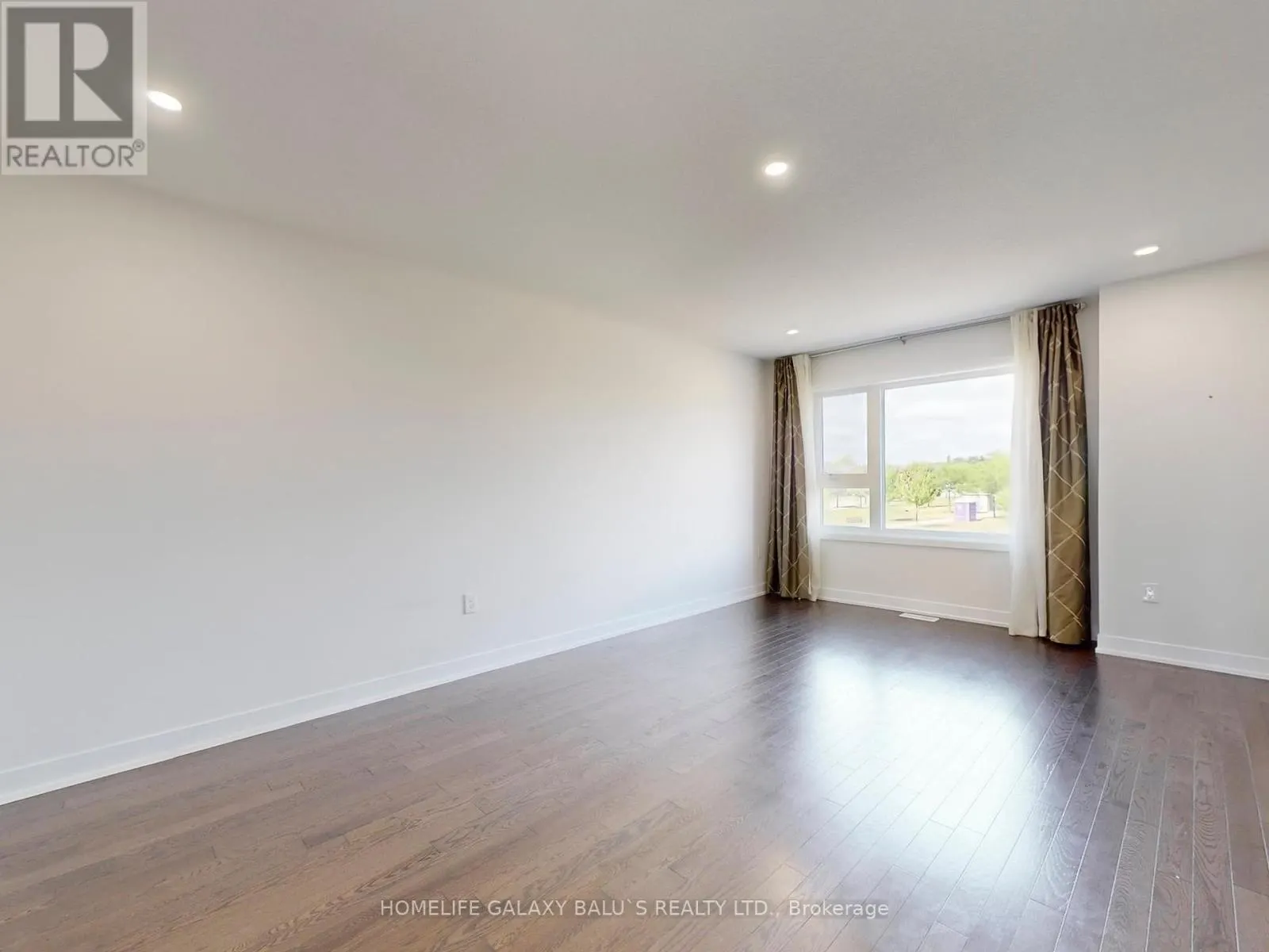 90 DONALD FLEMING WAY