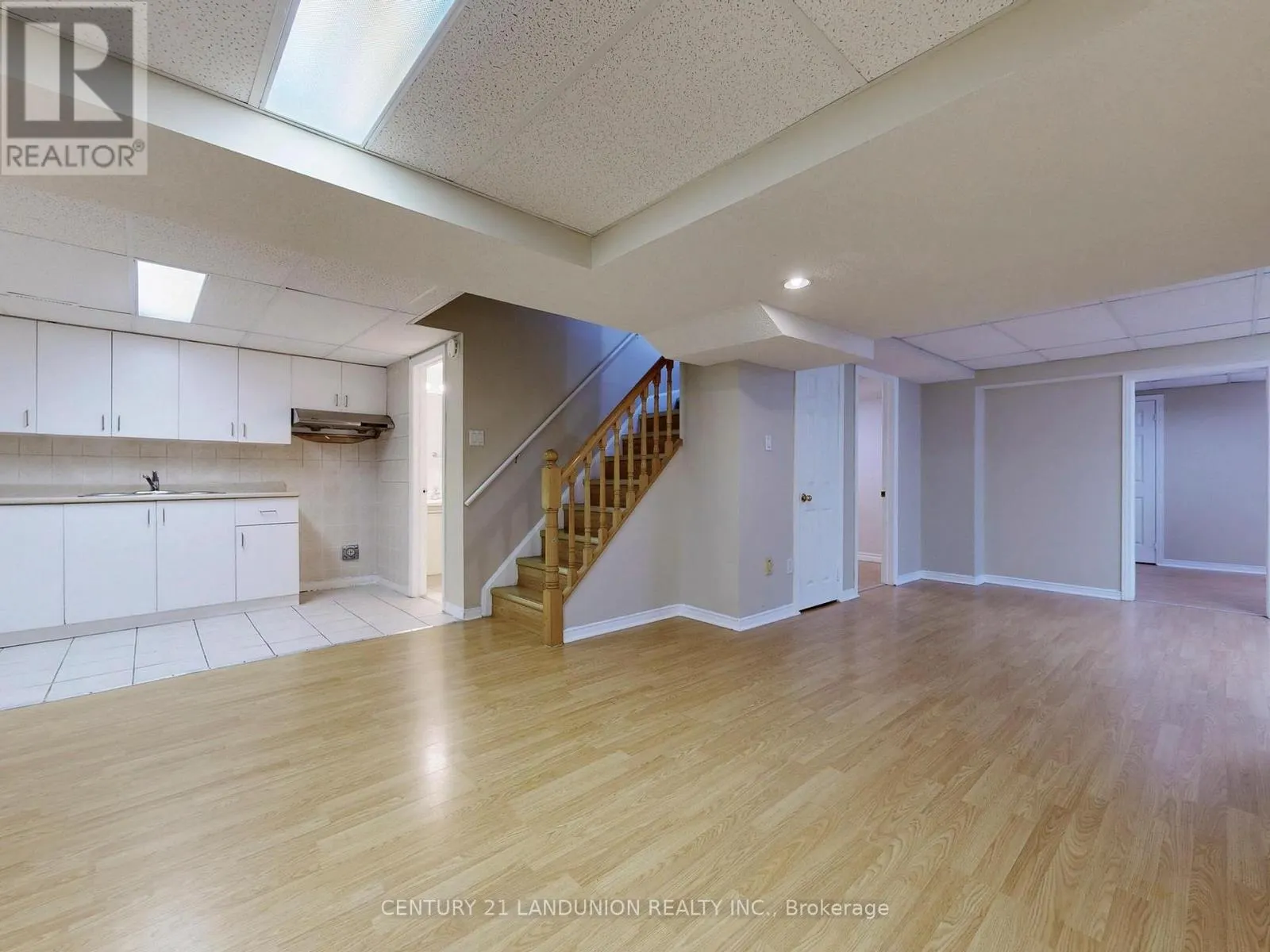 25 BEMERTON COURT
