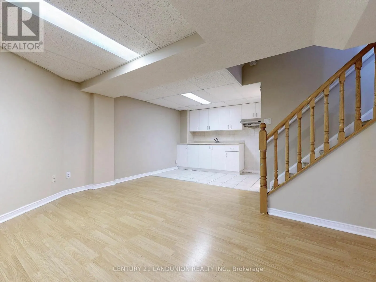 25 BEMERTON COURT