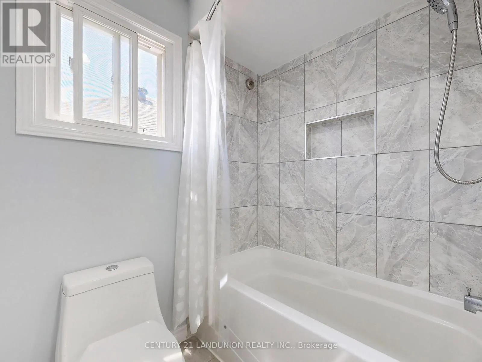25 BEMERTON COURT