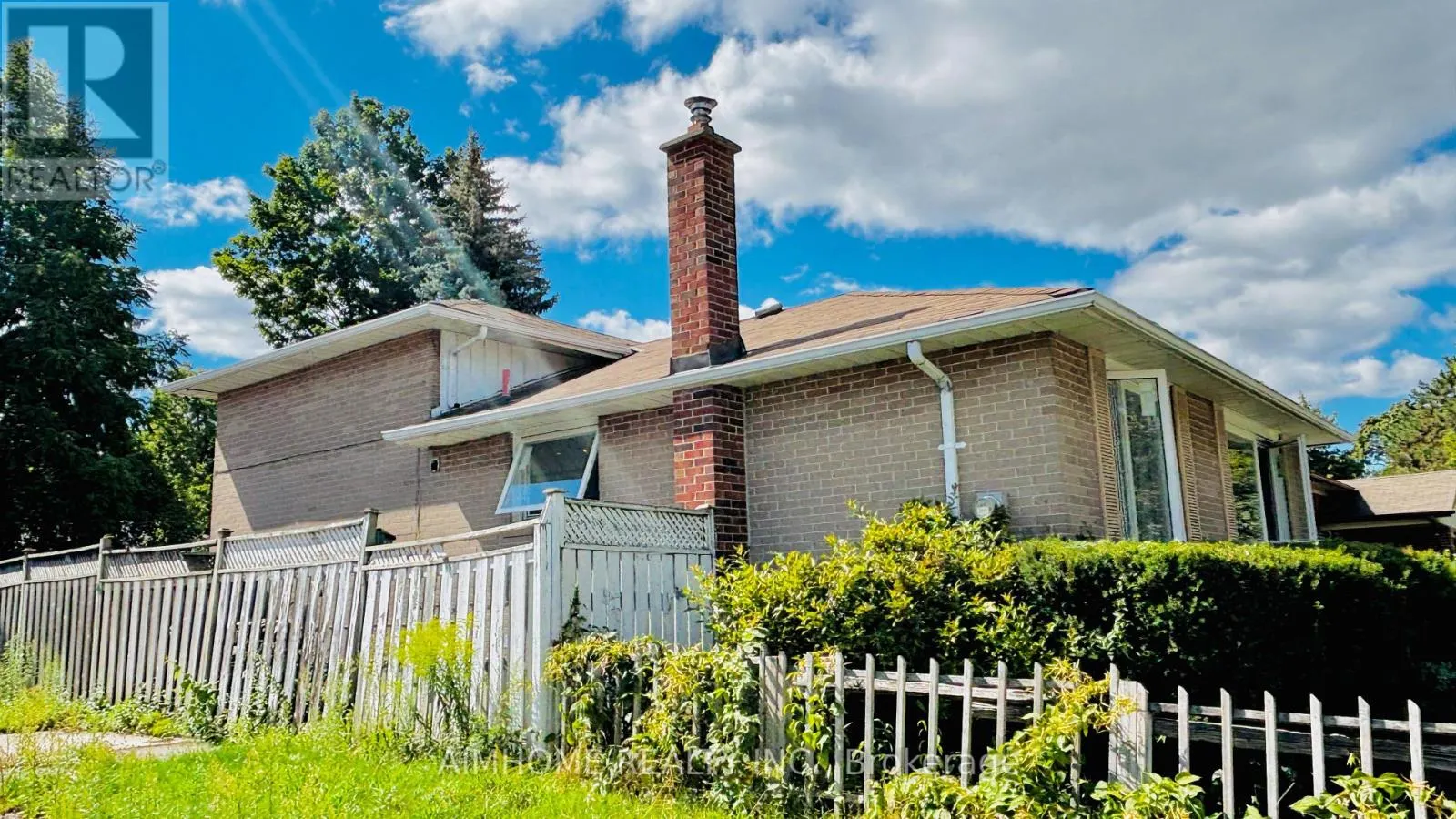 19 SUNDERLAND CRESCENT