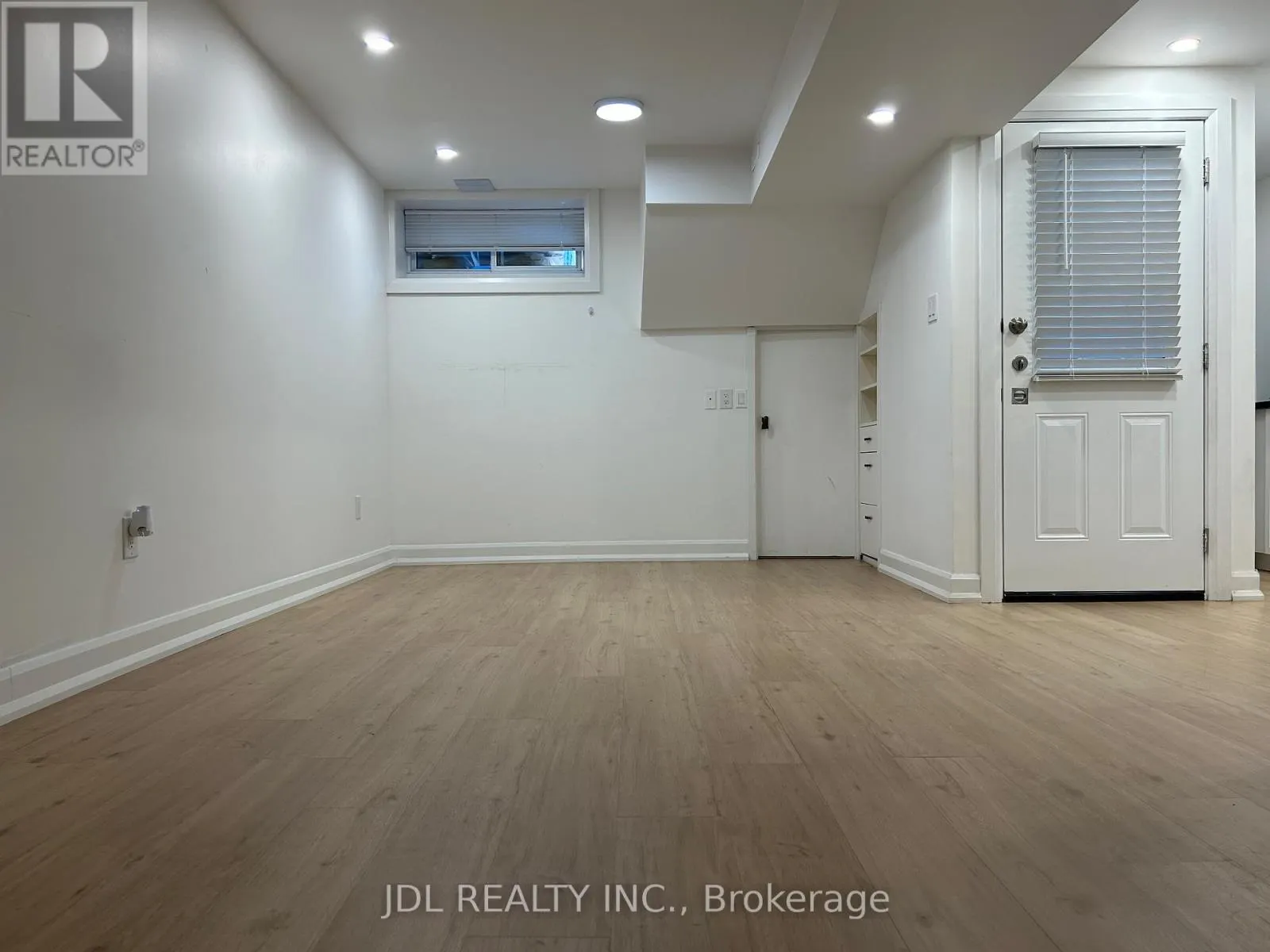 ENTIRE BSMT - 10 COLERIDGE AVE AVENUE