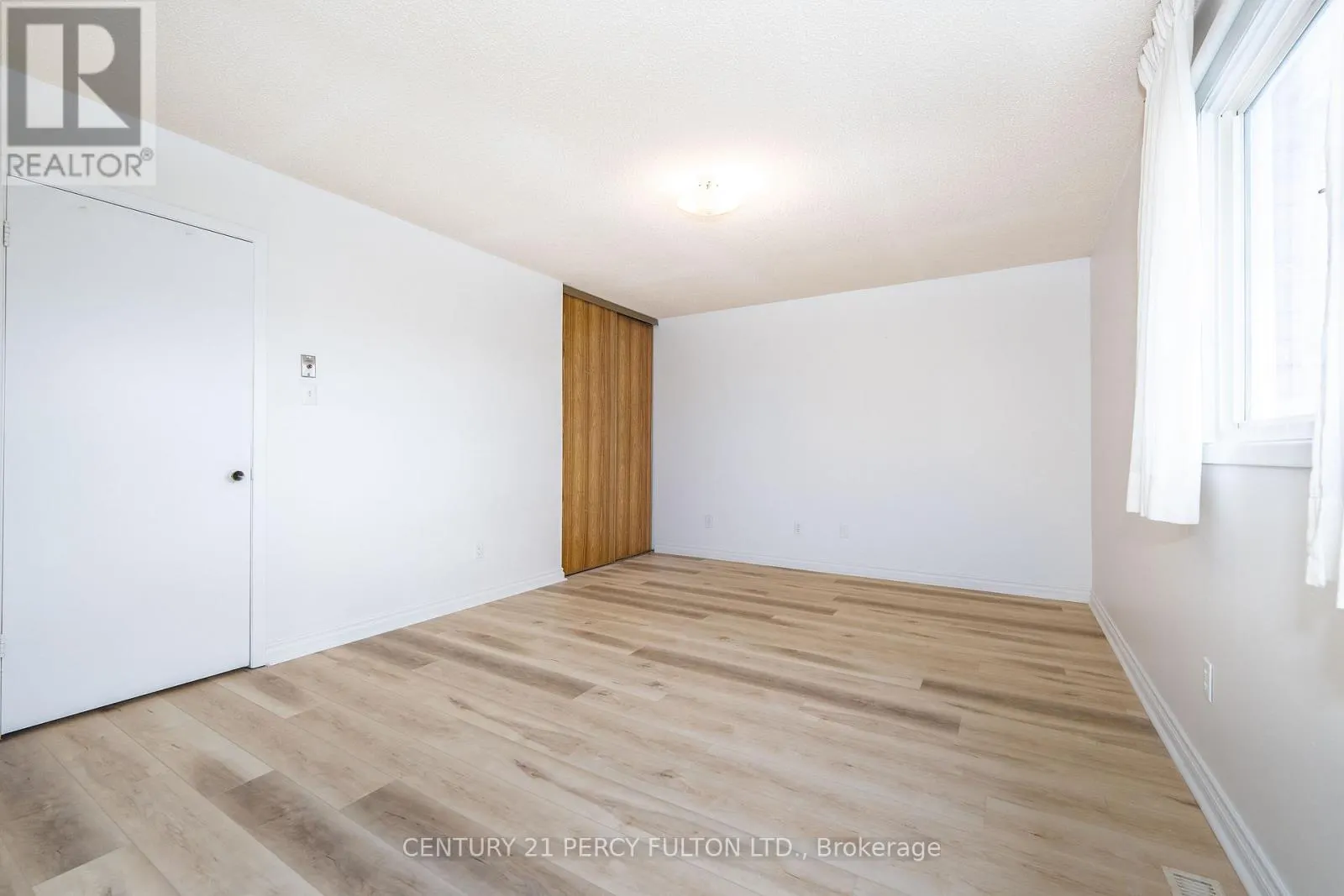 45 WHITLEY CASTLE CRESCENT