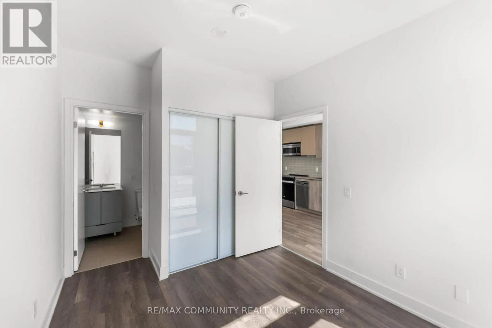 206 - 1350 ELLESMERE ROAD