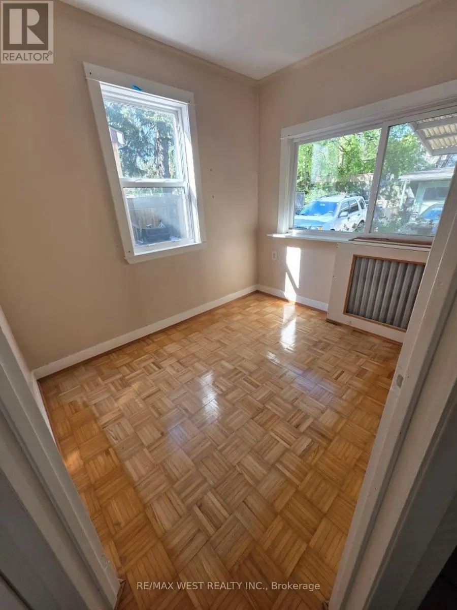 160 KING EDWARD AVENUE