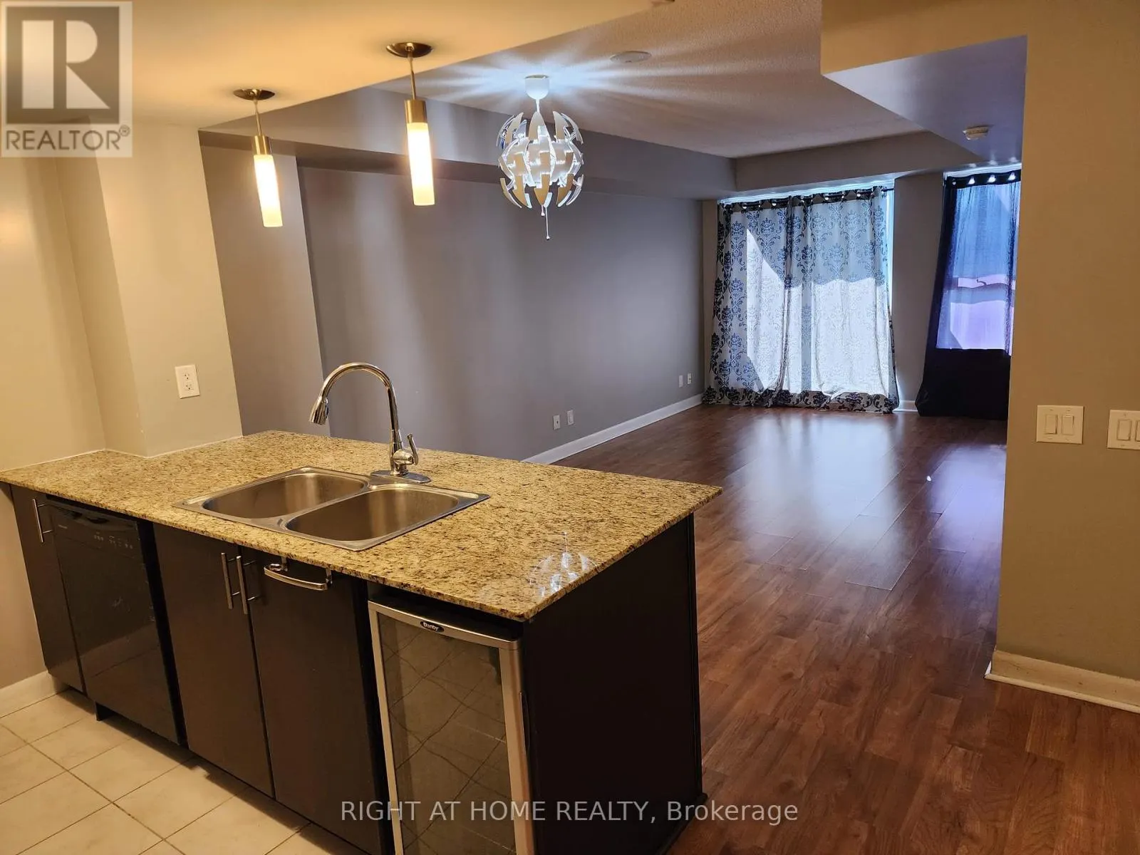 2009 - 190 BOROUGH DRIVE