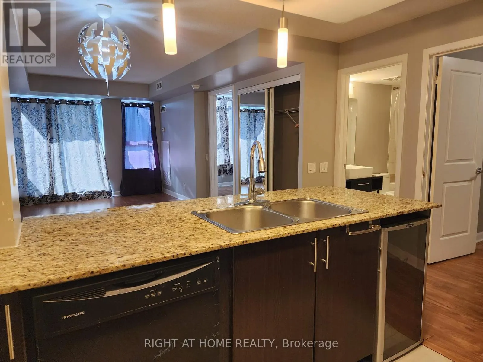 2009 - 190 BOROUGH DRIVE