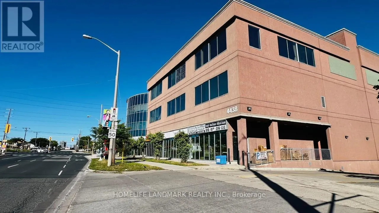 101A 101B 172 - 4438 SHEPPARD AVENUE E