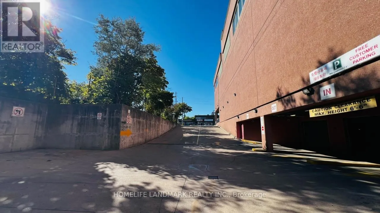 101A 101B 172 - 4438 SHEPPARD AVENUE E