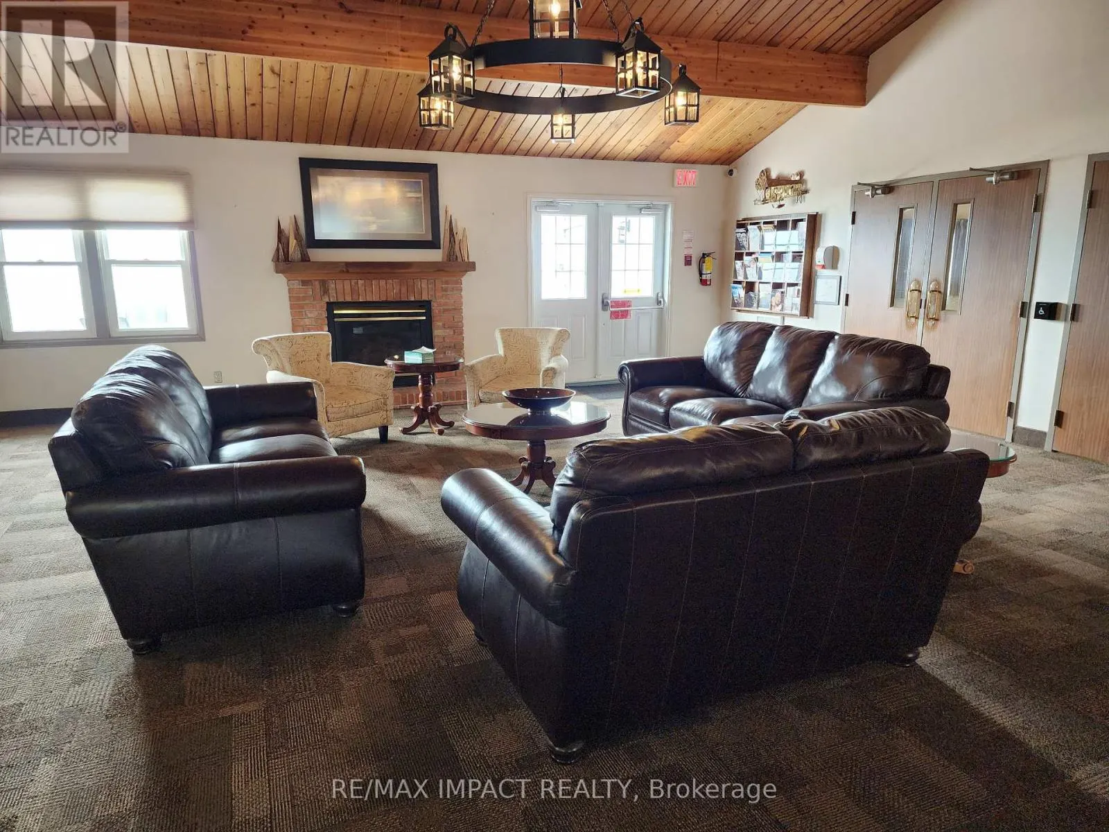 4 CHAMPLAIN COURT