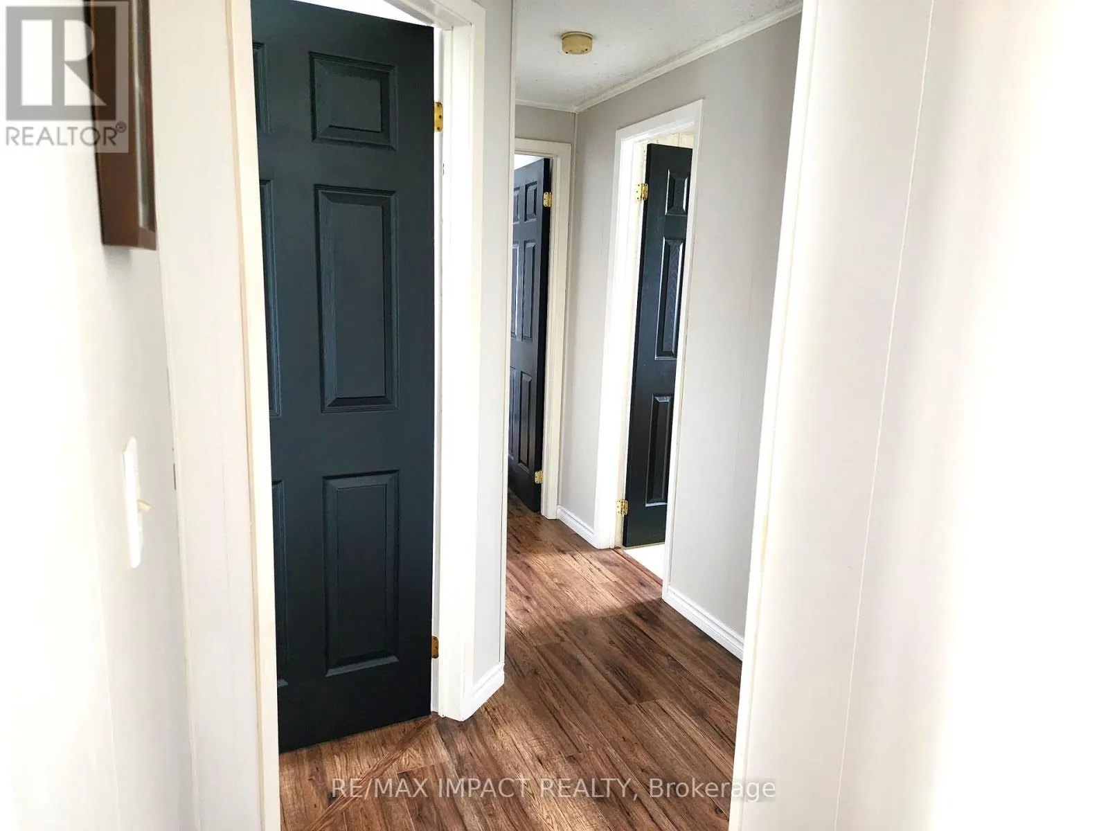4 CHAMPLAIN COURT