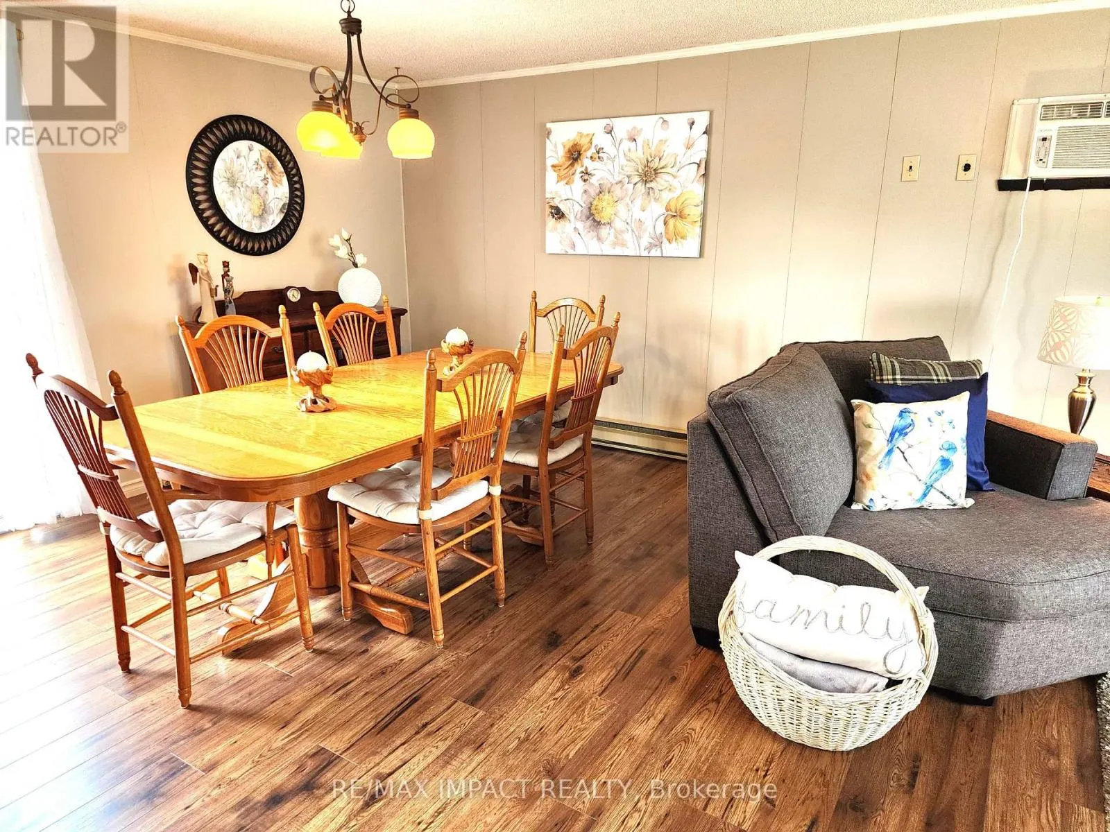 4 CHAMPLAIN COURT