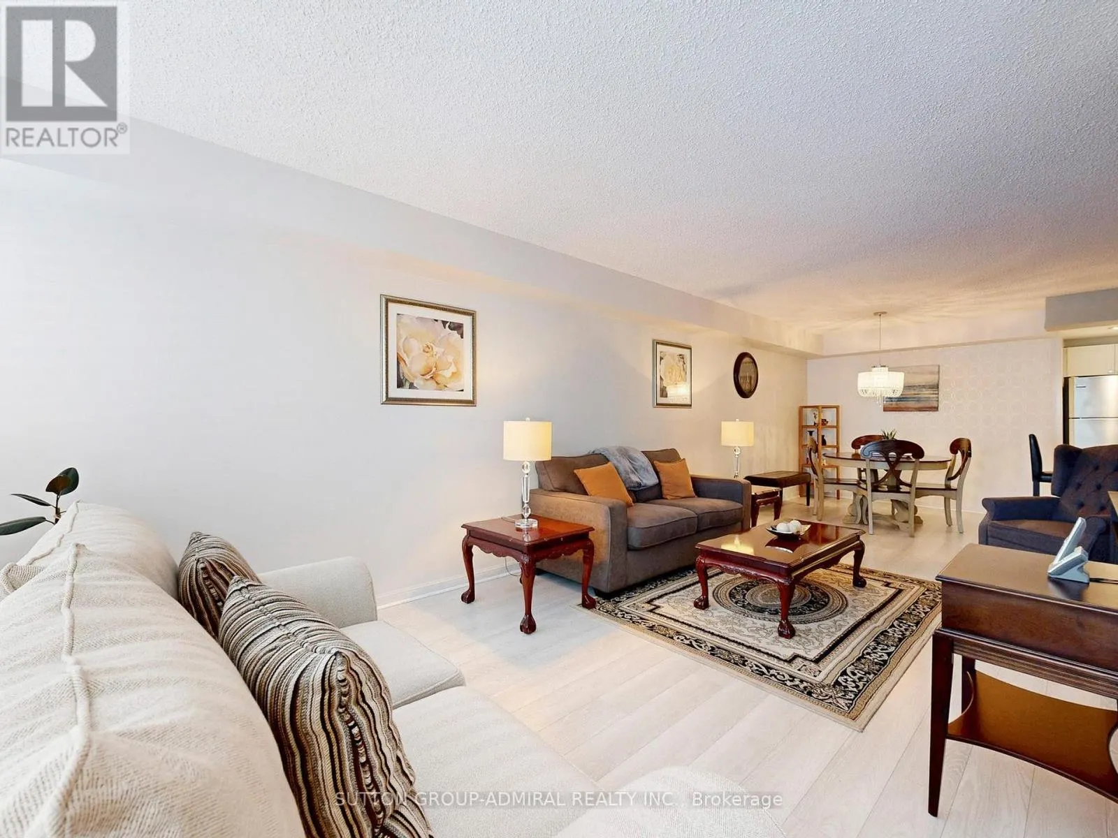 217 - 712 ROSSLAND ROAD