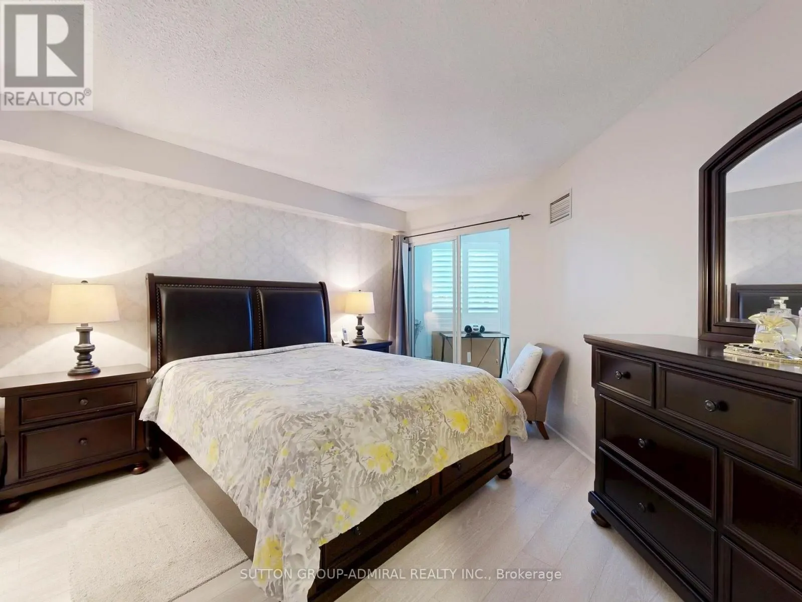 217 - 712 ROSSLAND ROAD