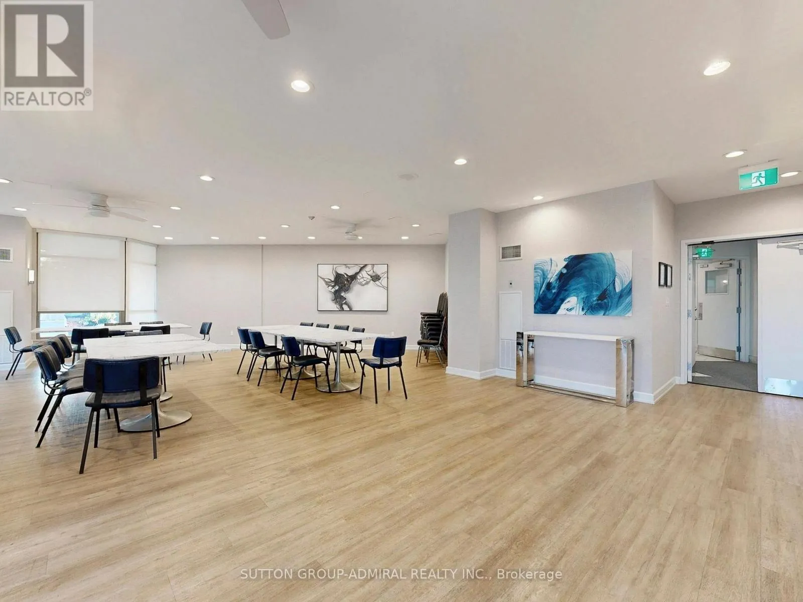 217 - 712 ROSSLAND ROAD