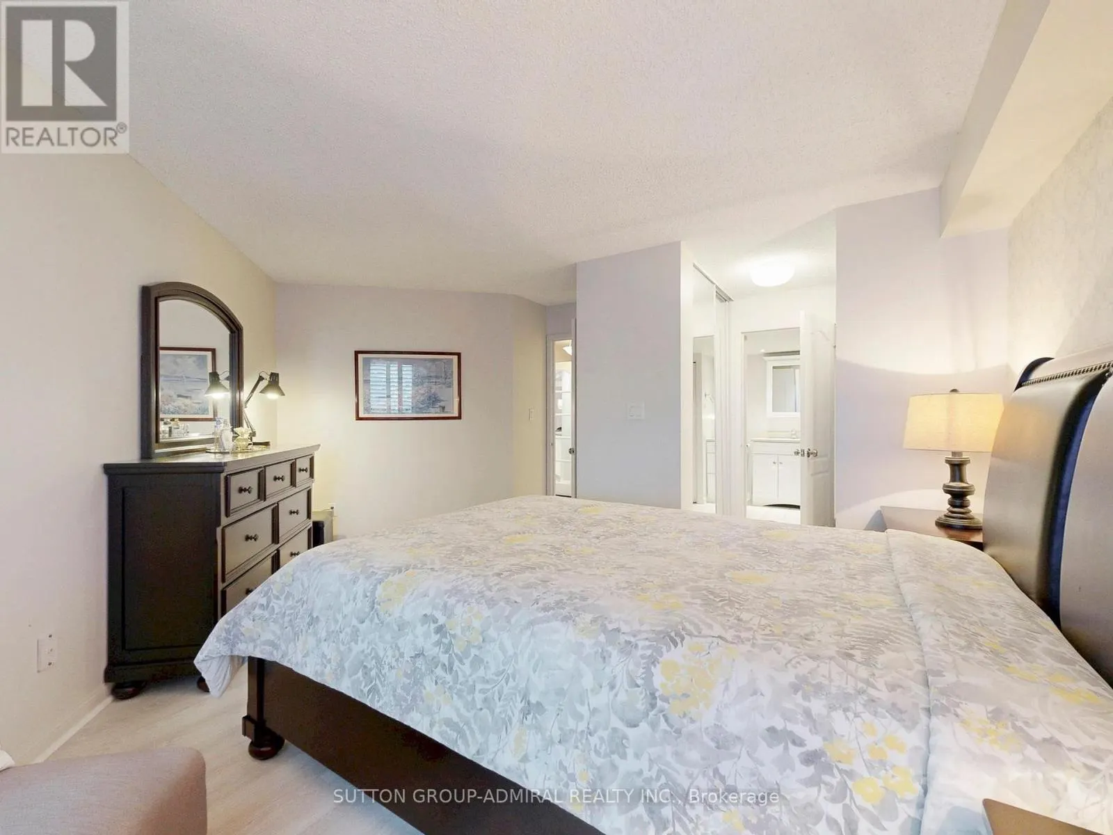 217 - 712 ROSSLAND ROAD