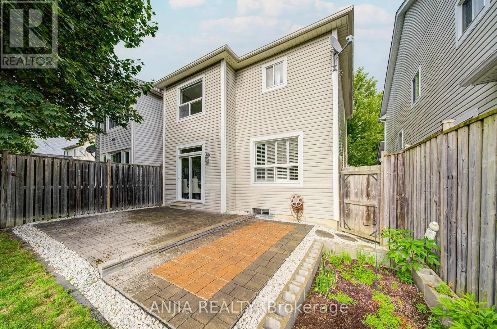 100 CHAREST PLACE