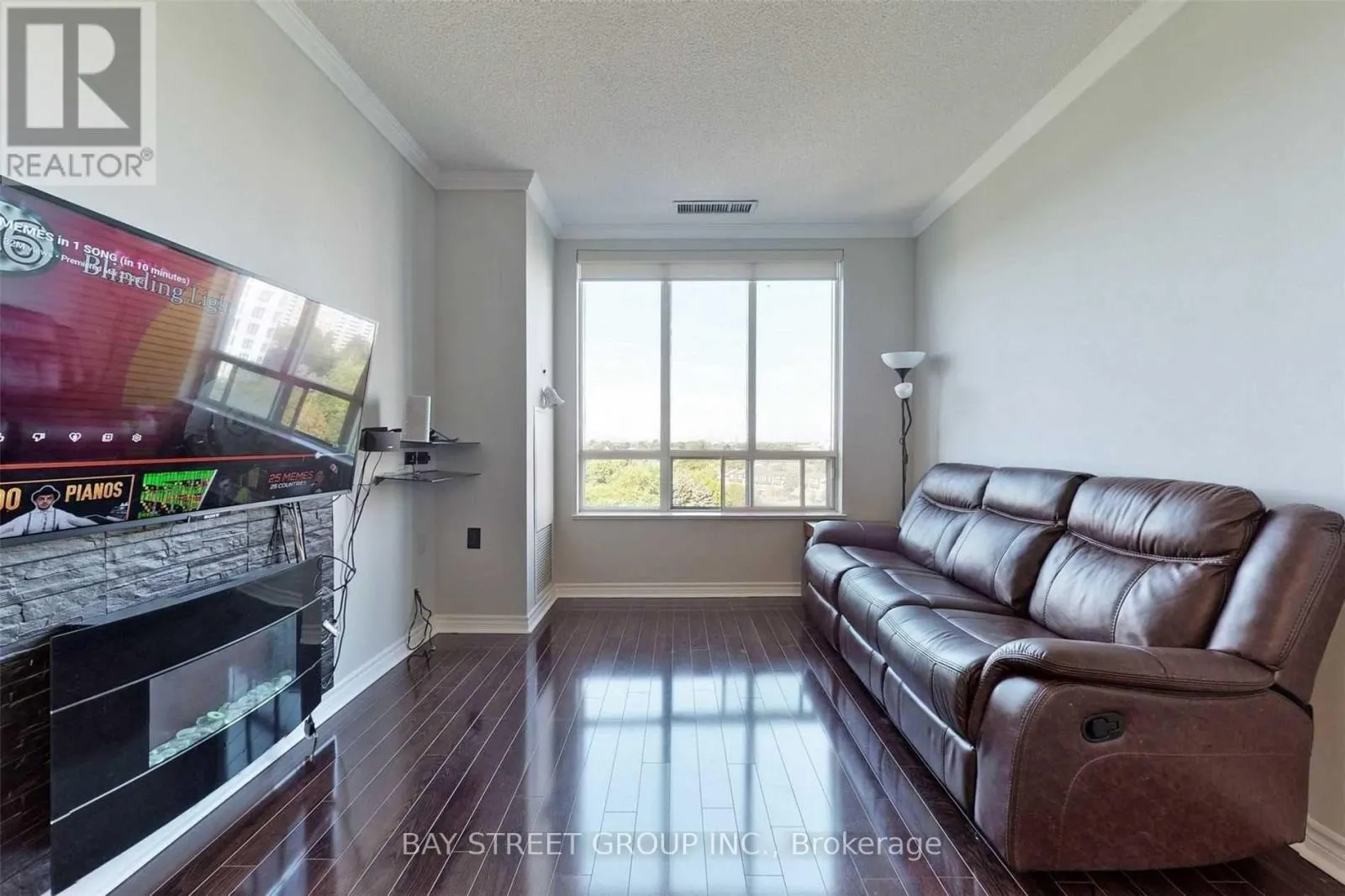 PH12 - 2628 MCCOWAN ROAD