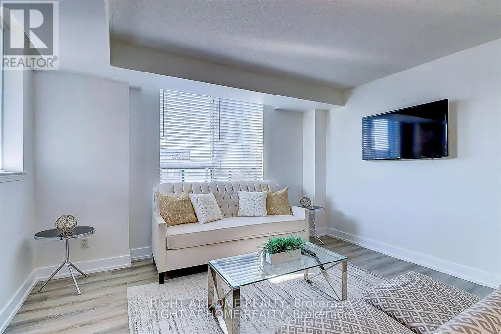 404 - 1625 PICKERING PARKWAY
