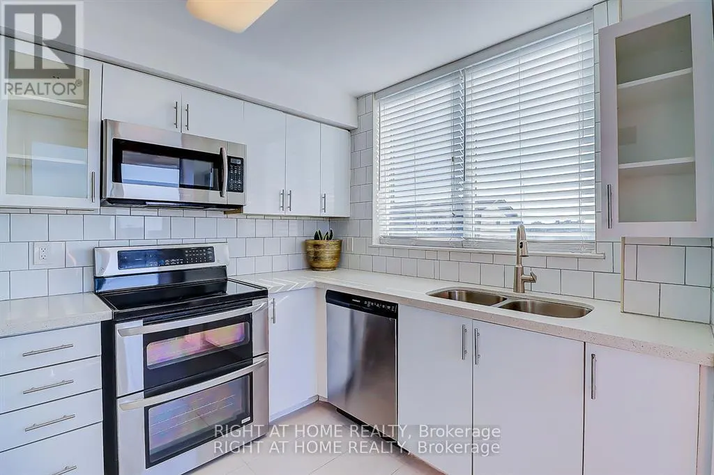 404 - 1625 PICKERING PARKWAY